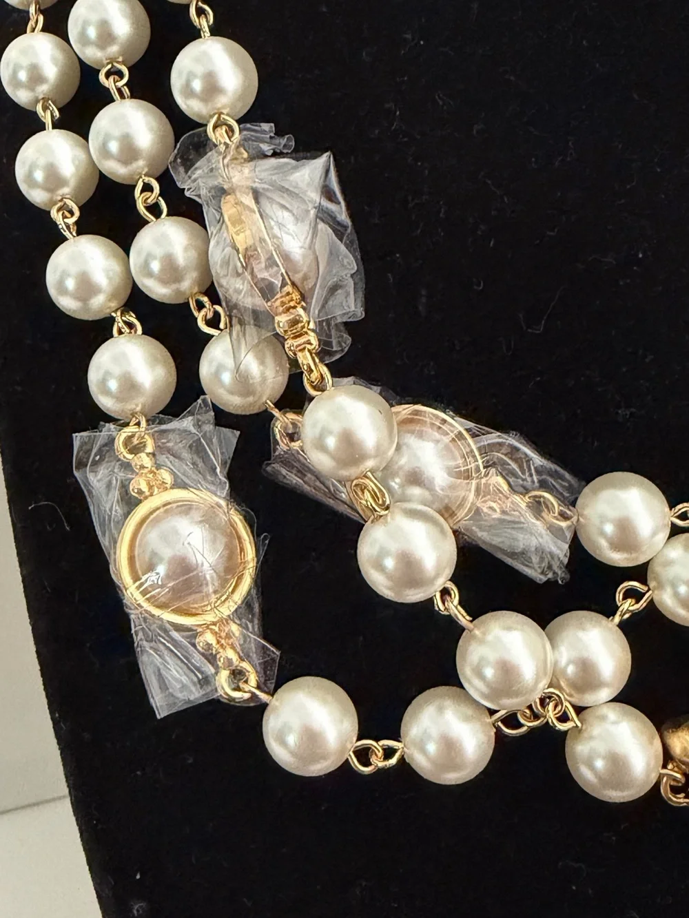 Tory Burch Gold and Swarovski Pearl Necklace With Double T Accent AUTHENTIC. NEW
